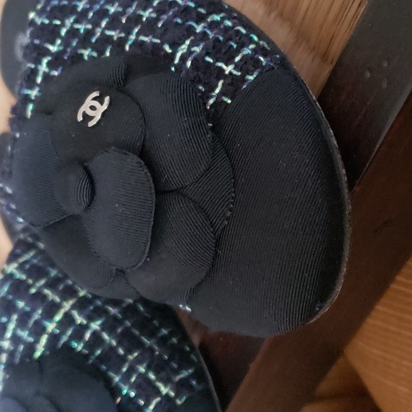 CHANEL Tweed w/metalic threading Mules - Picture 5 of 6